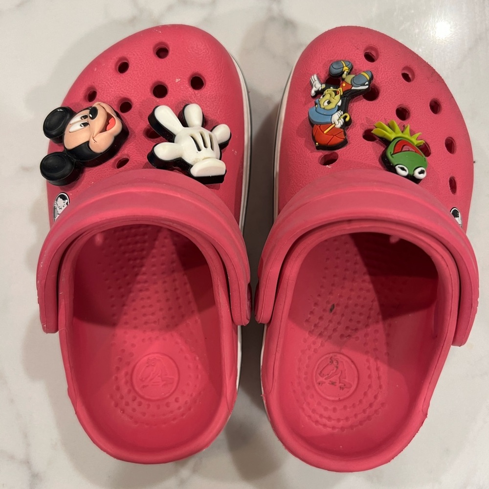 Kids Pink Crocs Size 4/5